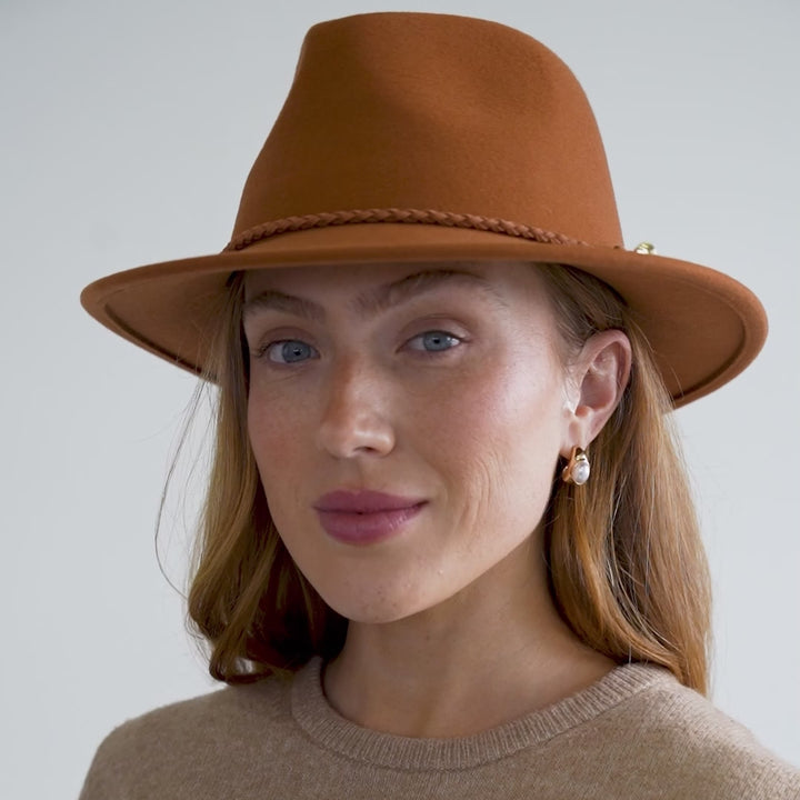 Cassia Fedora
