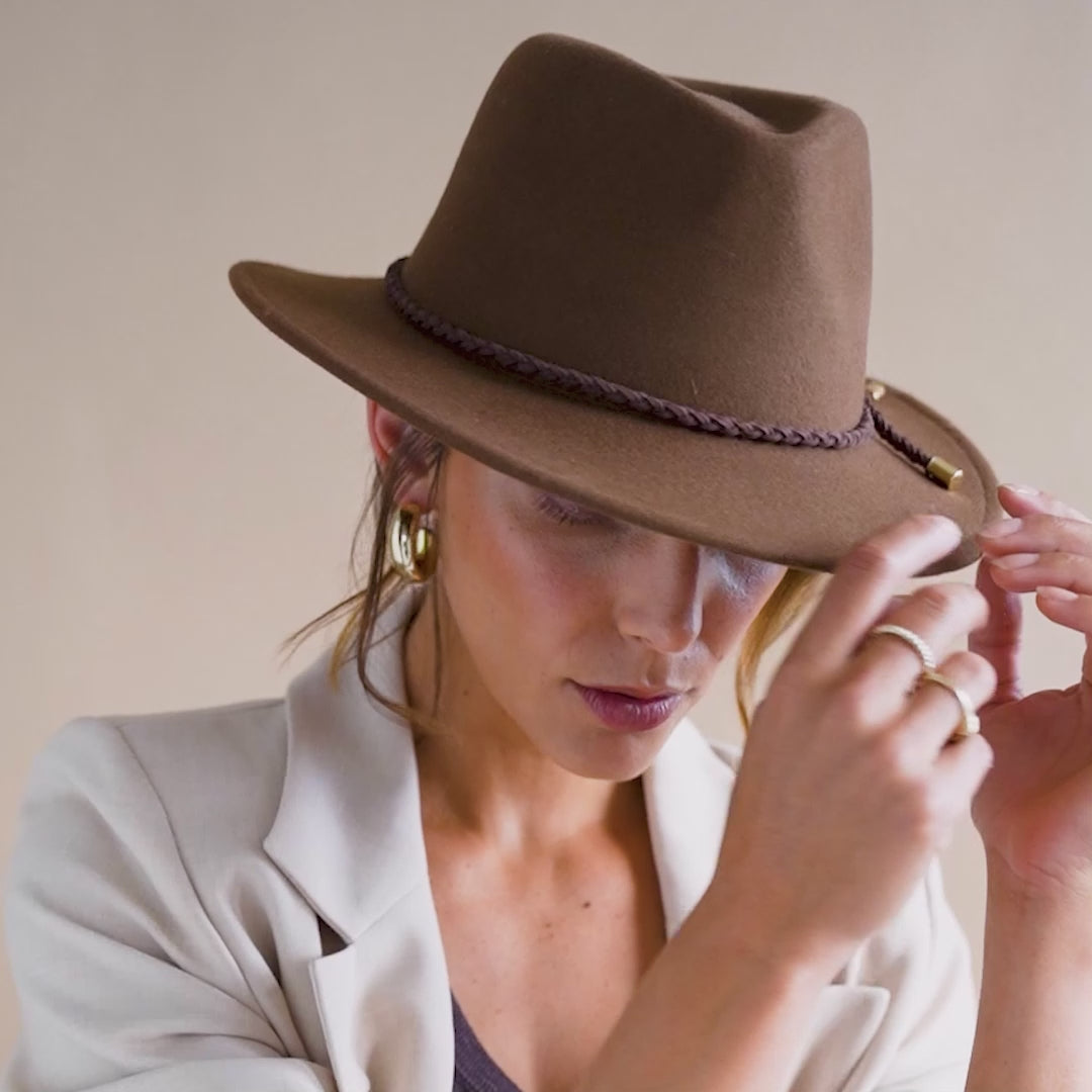 Cassia Fedora